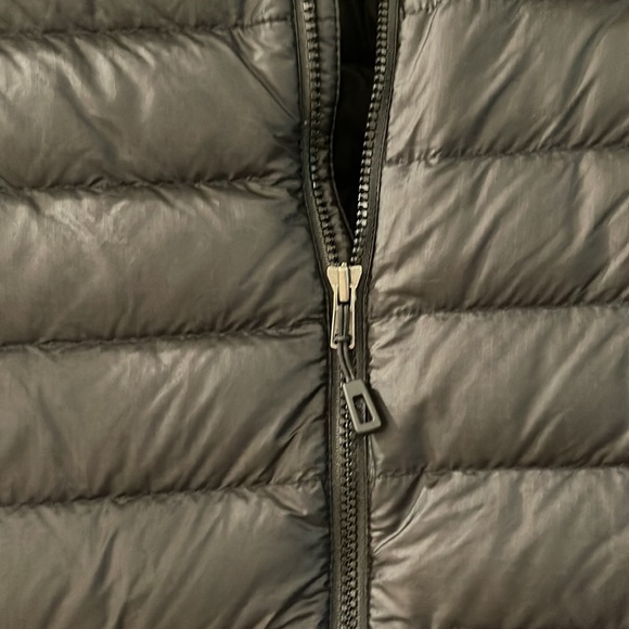 Women’s Patagonia Black Down Puffer Jacket Size Large - Picture 4 of 6